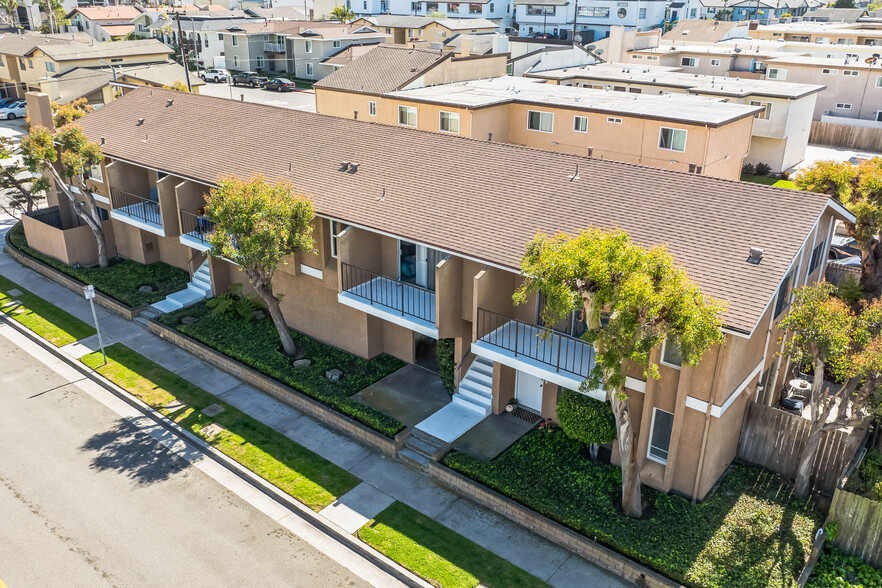 16861 Green Ln, Huntington Beach, CA à vendre - Photo de l’immeuble – Image 3 sur 19