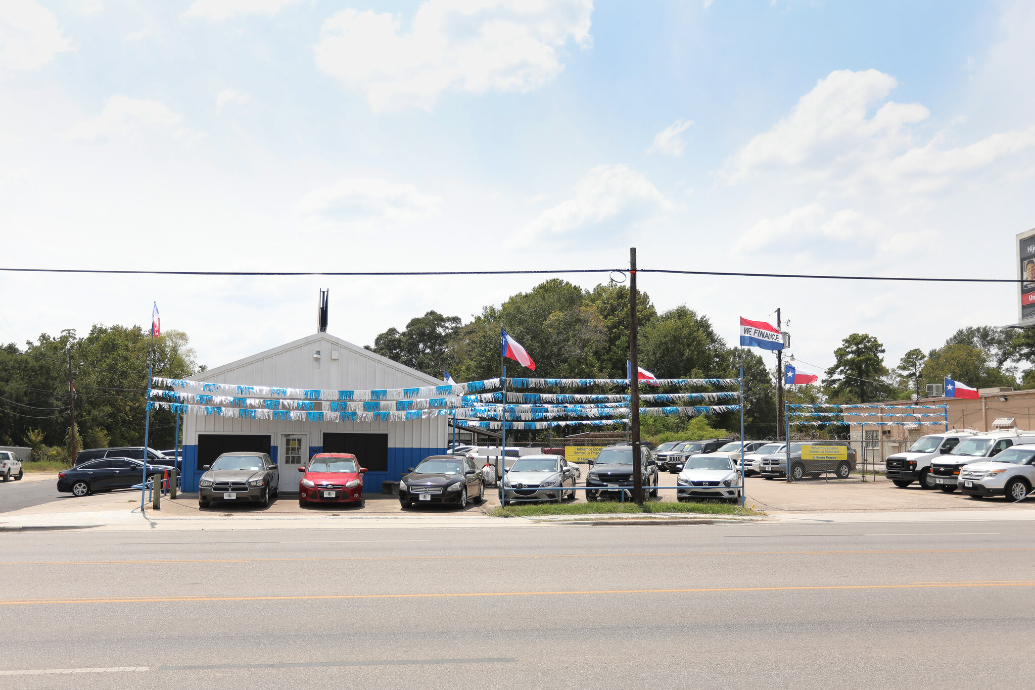 815 E Davis St, Conroe, TX à vendre Photo de l’immeuble– Image 1 sur 7
