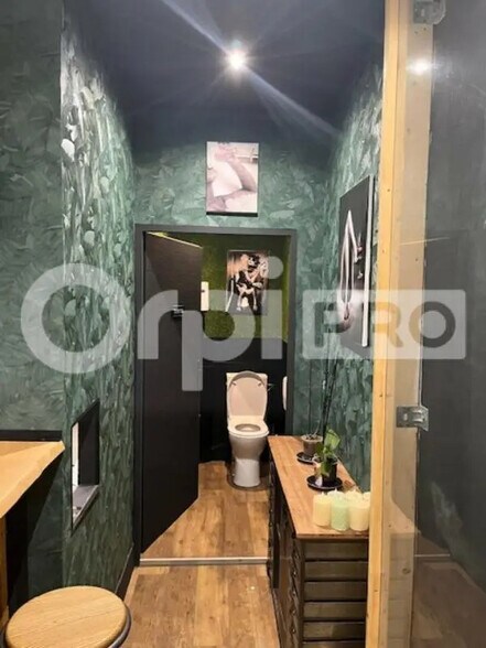 Local commercial dans La Rochelle à louer - Photo de l’immeuble – Image 3 sur 3