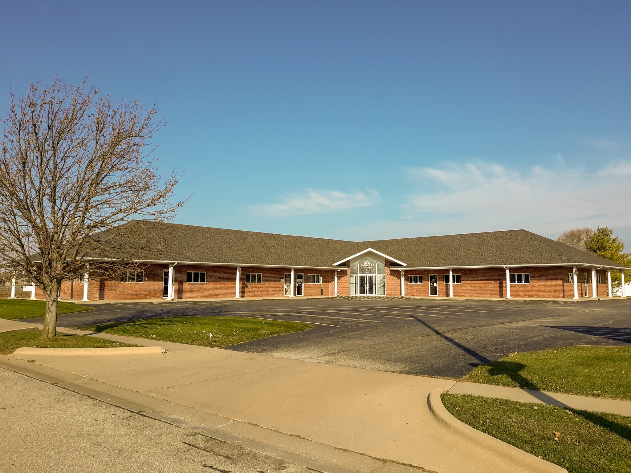 2925 S Meadowbrook Rd, Springfield, IL à louer Photo de l’immeuble– Image 1 sur 17