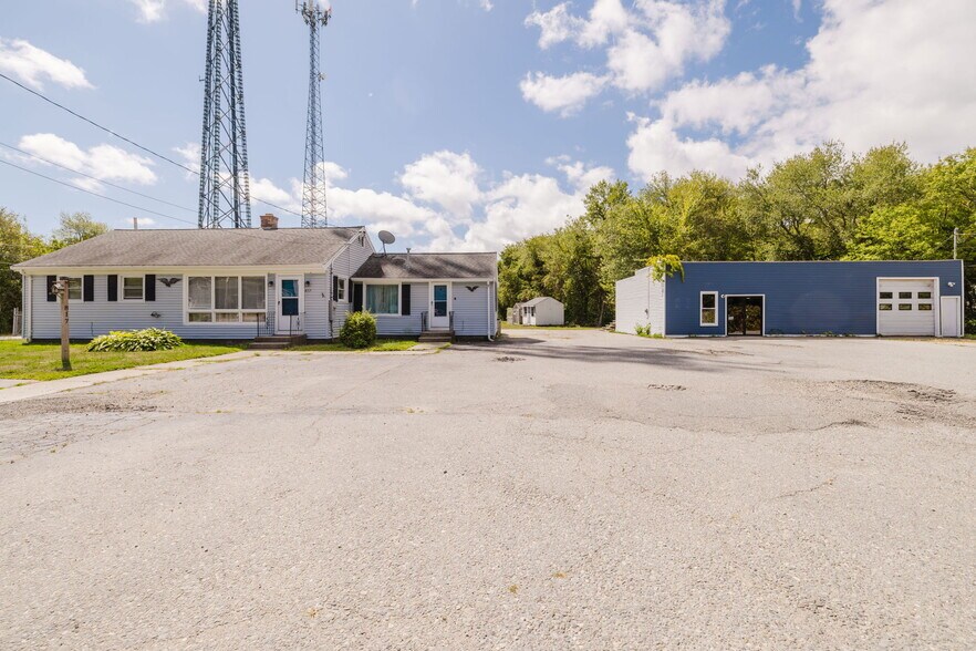 817 State Rd, Westport, MA à vendre - Photo principale – Image 1 sur 36