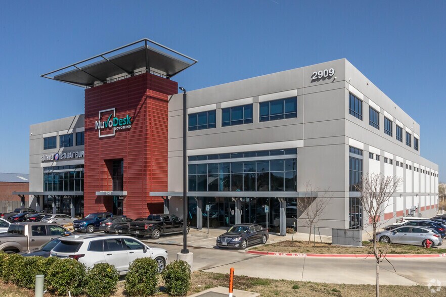 2909 E Arkansas Ln, Arlington, TX à louer - Photo de l’immeuble – Image 2 sur 3