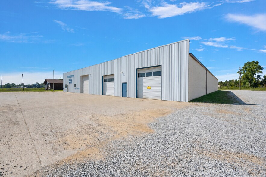 2025 N Lapeer Rd, Lapeer, MI à louer - Photo de l’immeuble – Image 3 sur 25