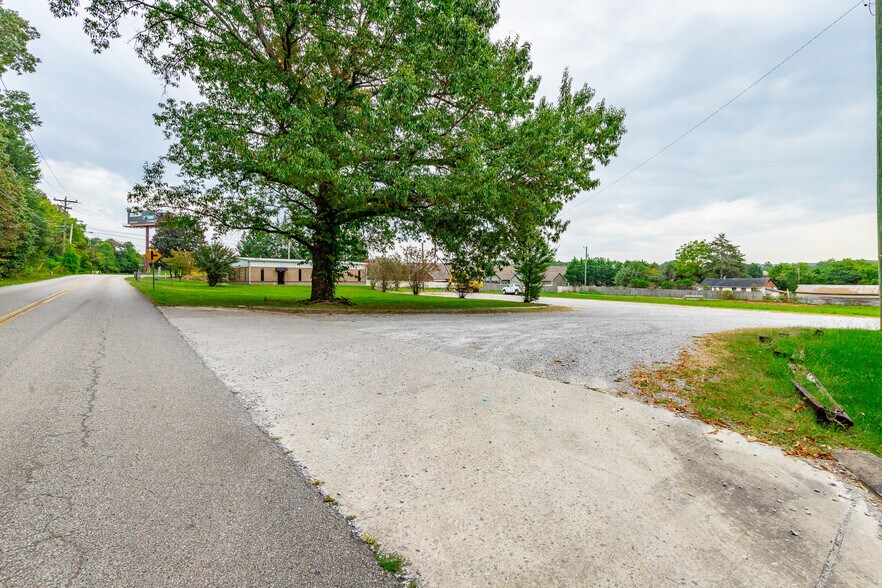 4913 Adams Rd, Hixson, TN à louer - Photo de l’immeuble – Image 2 sur 4
