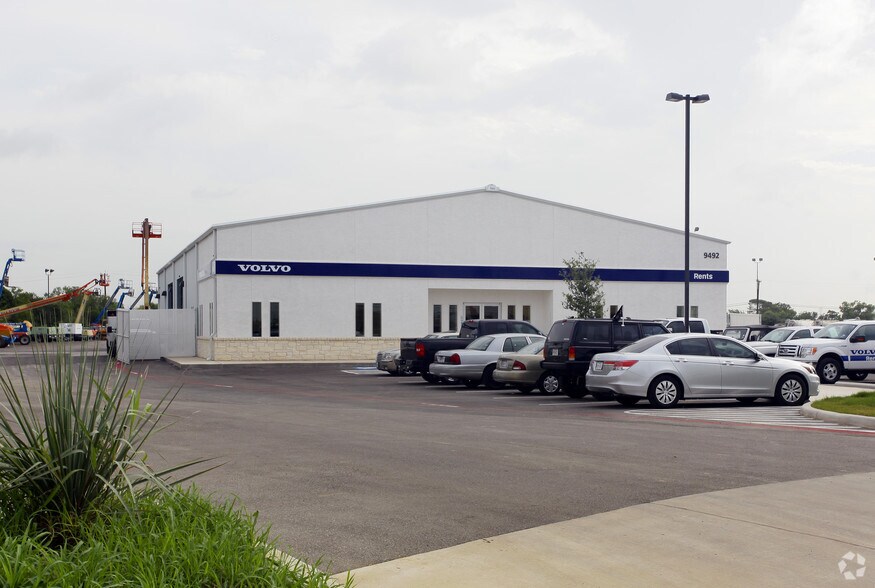 9492 Corporate Dr, Selma, TX à vendre - Photo de l’immeuble – Image 1 sur 3