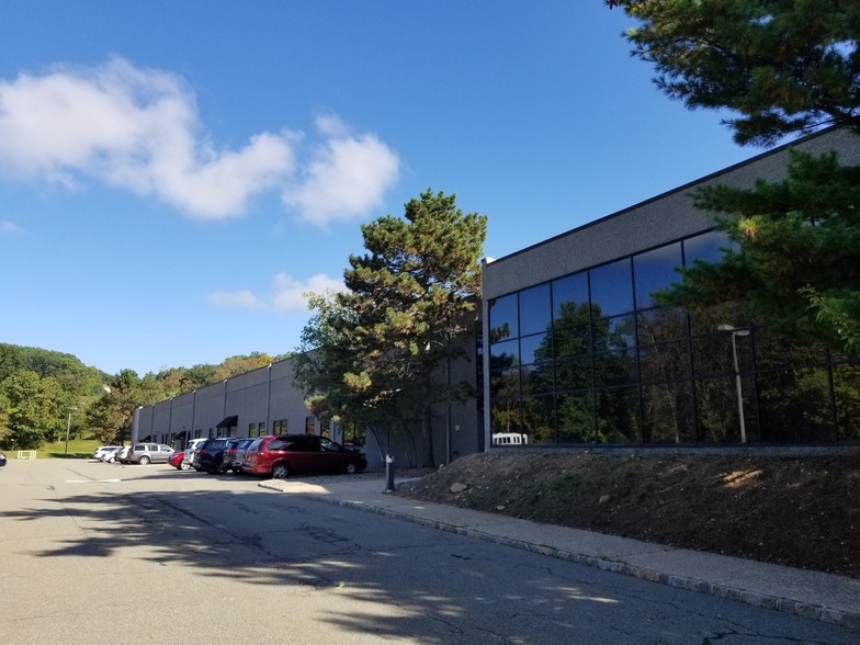 111 Howard Blvd, Mount Arlington, NJ à louer - Photo de l’immeuble – Image 3 sur 24