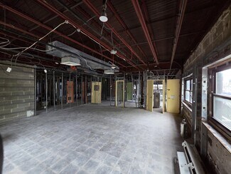 Plus de détails pour 11112 Northern Blvd, Corona, NY - Local d'activités à louer