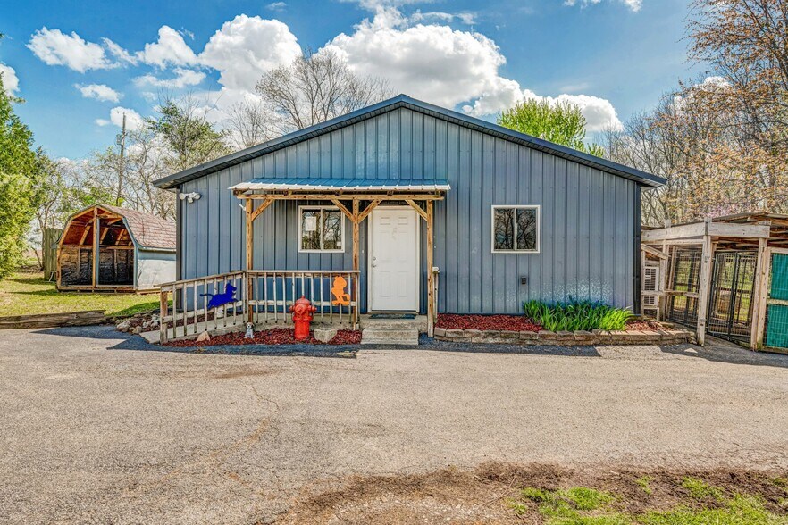 1344 E 500 N, Albion, IN à vendre - Photo de l’immeuble – Image 2 sur 24