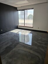 4015 Belt Line Rd, Addison, TX à louer Photo de l’immeuble– Image 2 sur 2