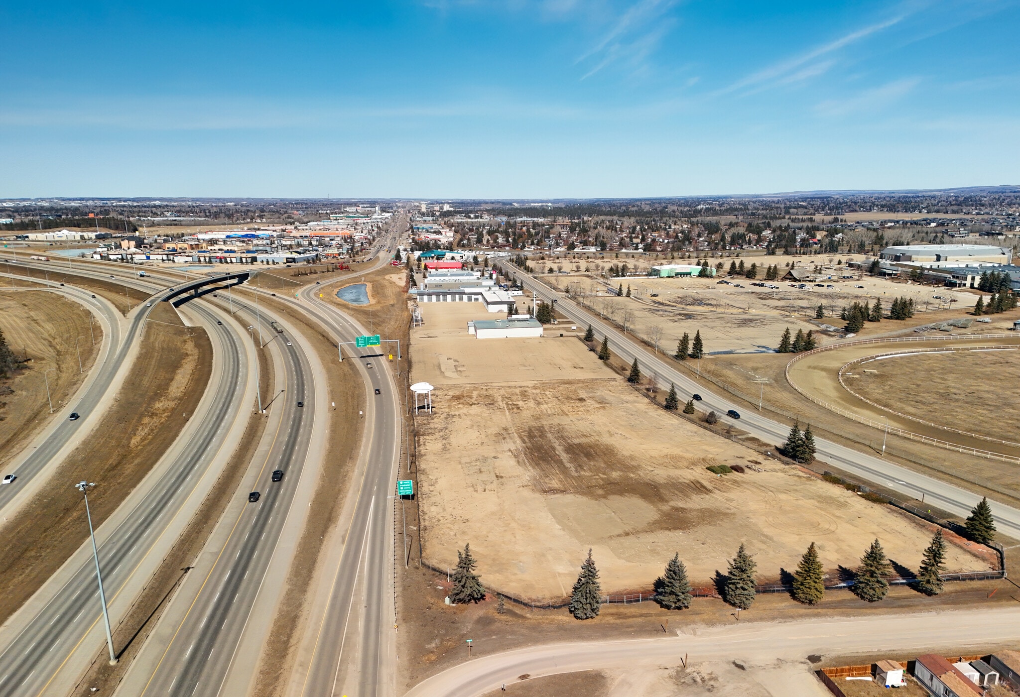 1702-1738 49 Av, Red Deer, AB à vendre Aérien– Image 1 sur 5