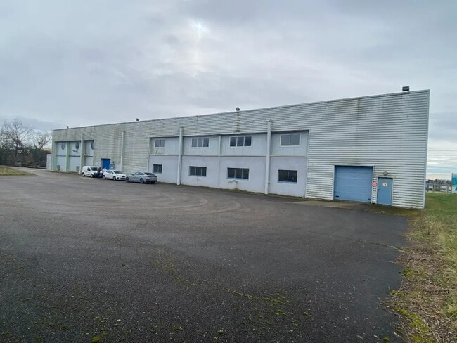 Plus de détails pour Local d’activités à vendre