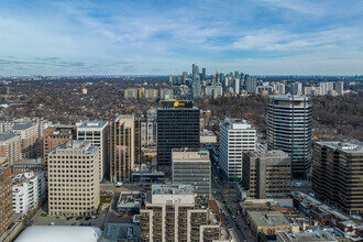 2 St Clair Ave W, Toronto, ON - VUE AÉRIENNE  vue de carte