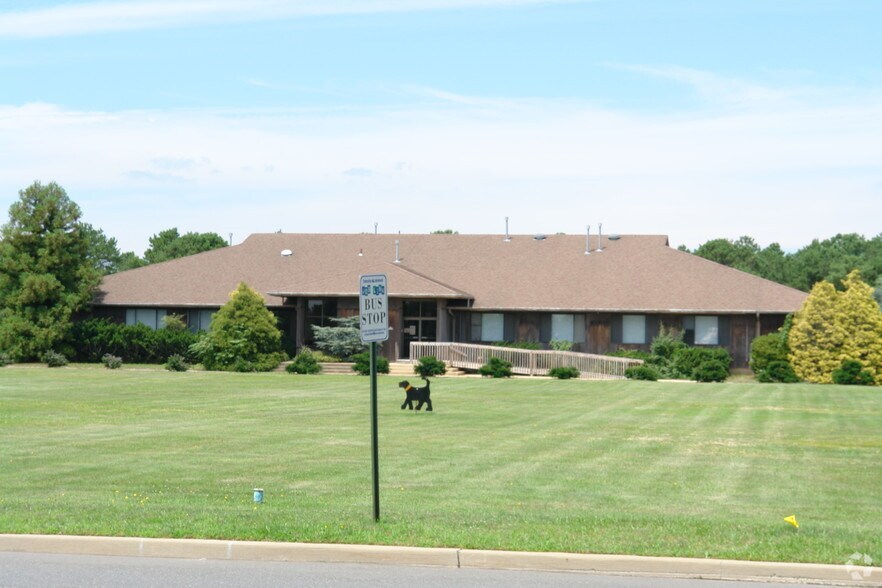 5 Airport Rd, Lakewood, NJ à louer - Photo principale – Image 1 sur 2