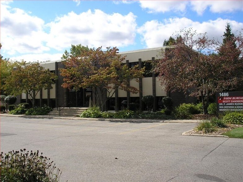 1486 44th St SE, Kentwood, MI à louer - Photo de l’immeuble – Image 2 sur 11