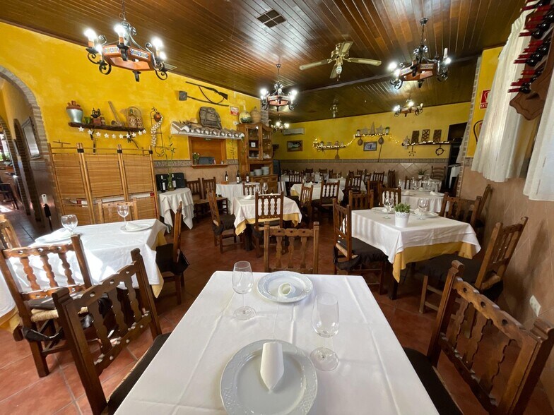 Local commercial dans Vélez-Málaga, Málaga à vendre - Photo de l’immeuble – Image 3 sur 14