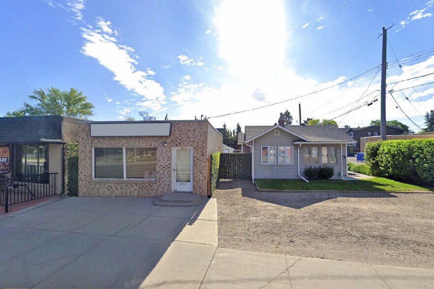 2412-2414 Edmonton Trl NE, Calgary, AB à vendre - Photo de l’immeuble – Image 3 sur 10