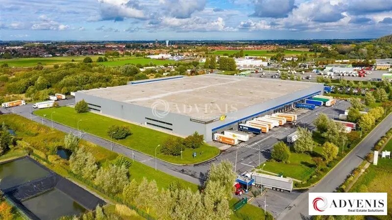 Industriel/Logistique dans Carvin à louer - Photo de l’immeuble – Image 1 sur 5
