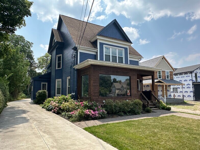 6429 W Quaker St, Orchard Park, NY à vendre - Photo principale – Image 1 sur 22