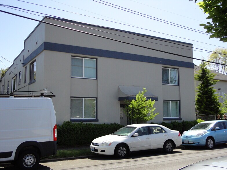 8016 N Ida Ave, Portland, OR à vendre - Photo de l’immeuble – Image 2 sur 10