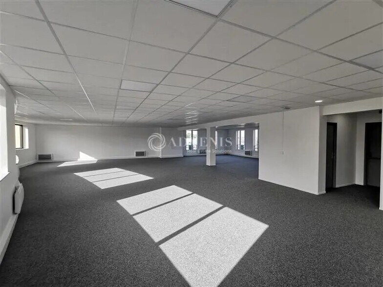 Bureau dans Lille à louer - Photo de l’immeuble – Image 3 sur 10