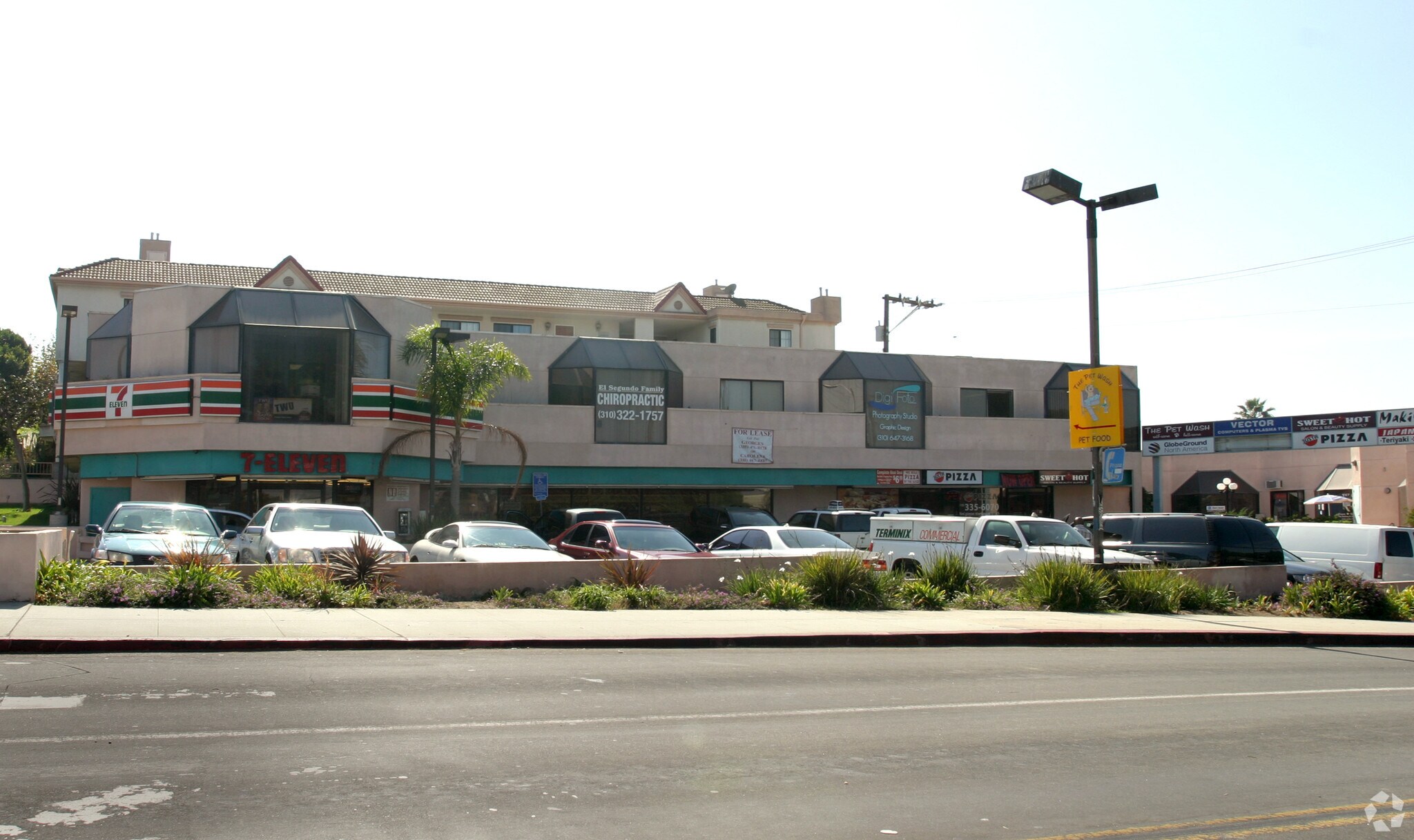 100 W Imperial Ave, El Segundo, CA à louer Photo principale– Image 1 sur 15