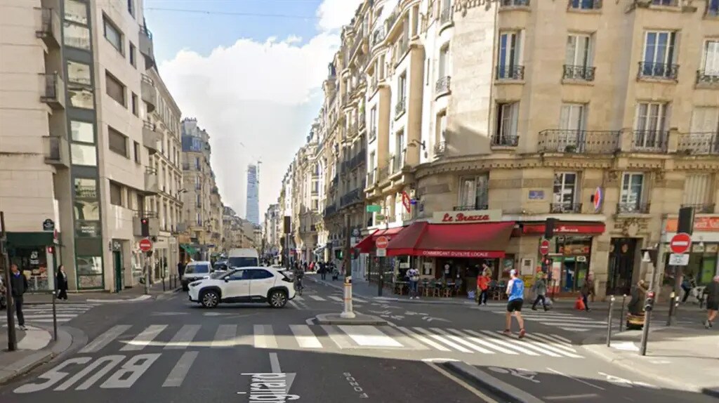 Local commercial dans Paris à louer Aérien– Image 1 sur 3