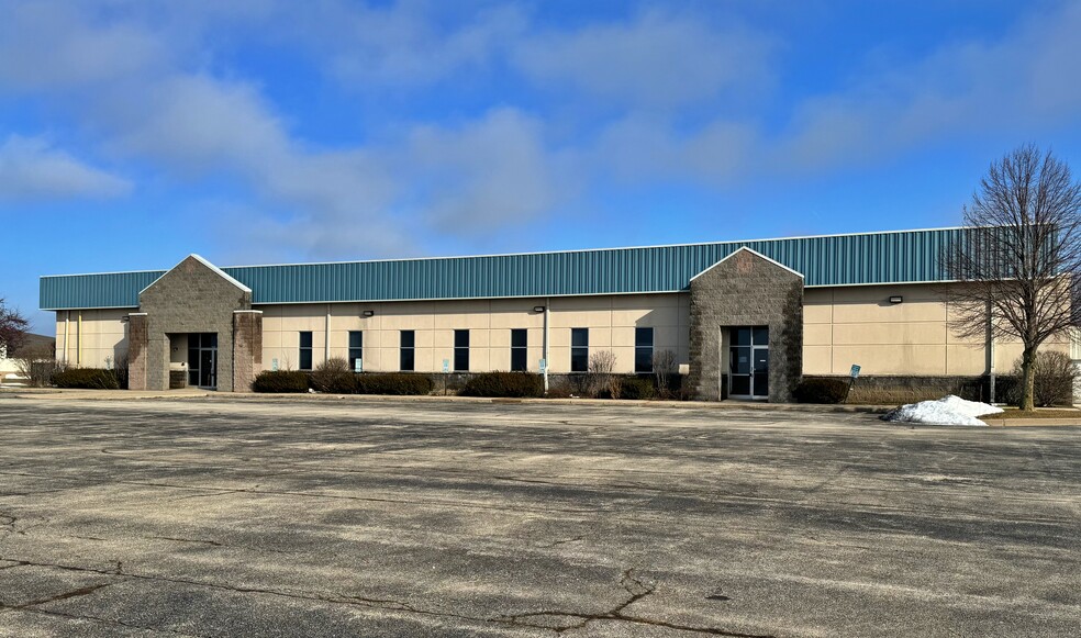 4055 Steele Dr, Machesney Park, IL à louer - Photo de l’immeuble – Image 3 sur 4