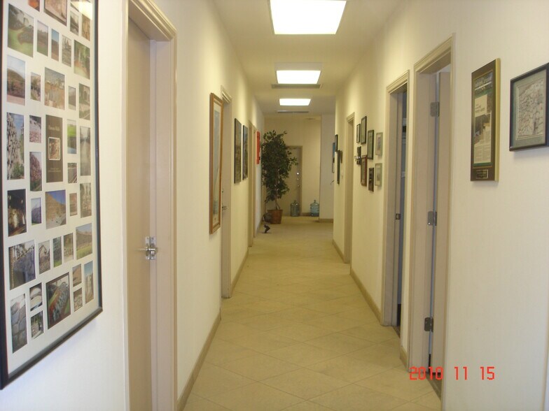 710 W Sunset Rd, Henderson, NV à louer - Photo de l’immeuble – Image 3 sur 5
