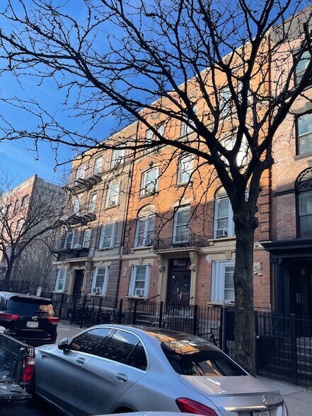 689-693 Beck St, Bronx, NY à vendre - Photo de l’immeuble – Image 2 sur 9