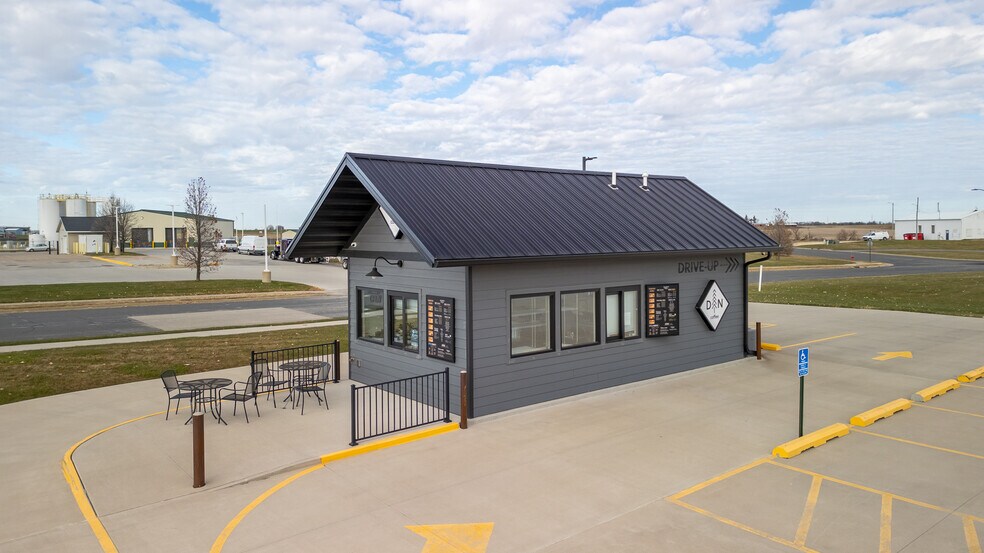 331 Sandstone Dr NW, Eyota, MN à louer - Photo principale – Image 3 sur 8