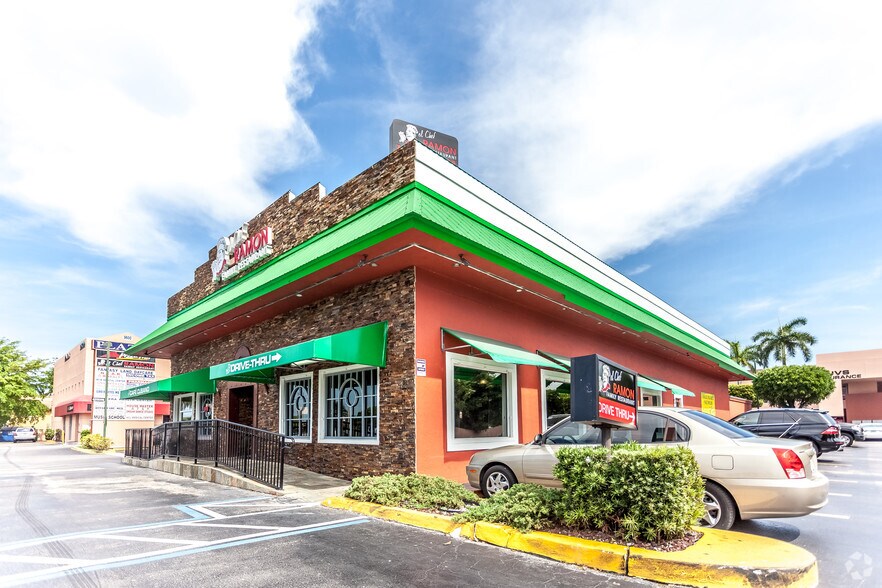 9600 SW 8th St, Miami, FL à louer - Photo principale – Image 3 sur 8