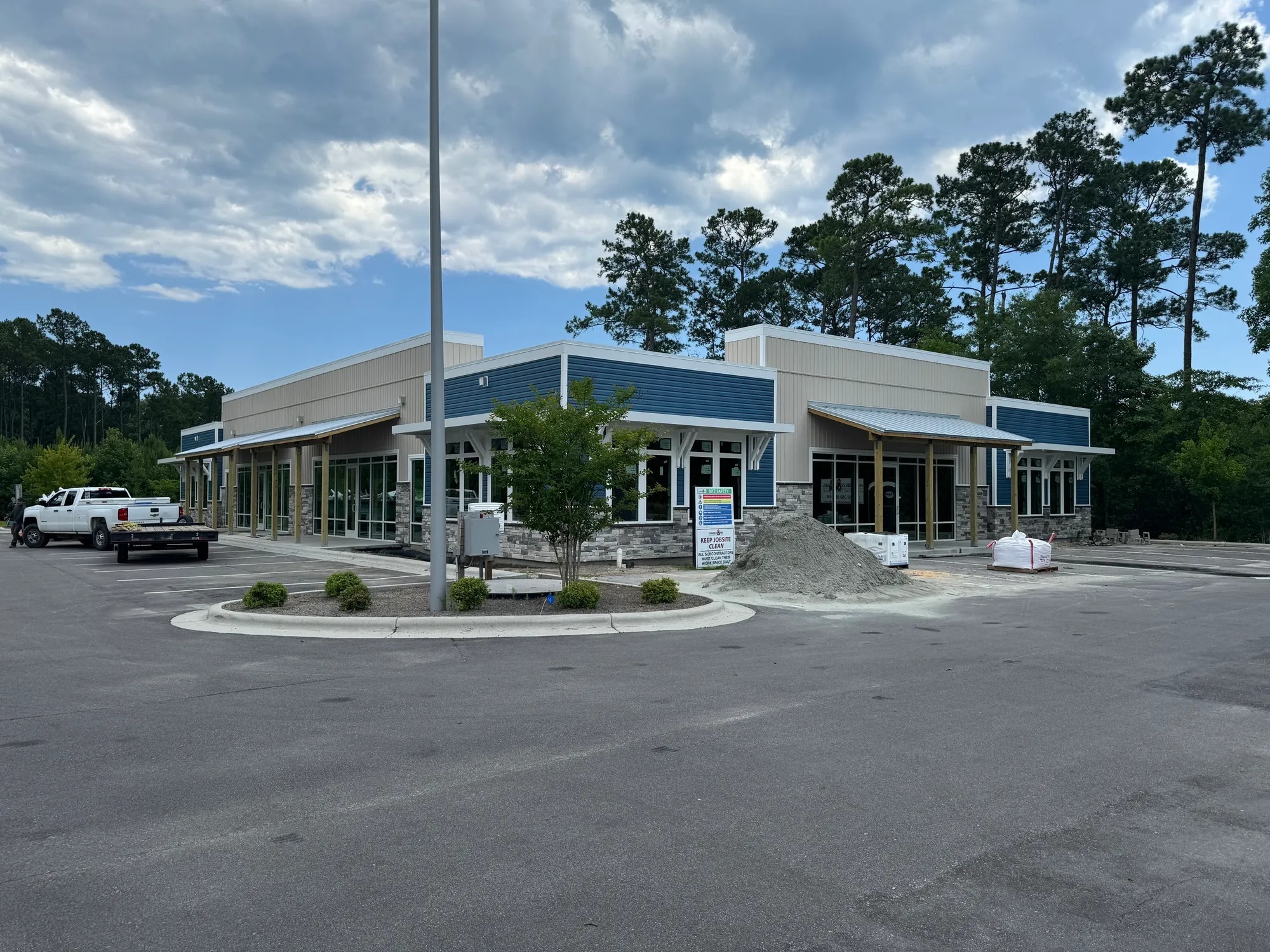 13094 NC Hwy 50, Hampstead, NC à louer Photo principale– Image 1 sur 3