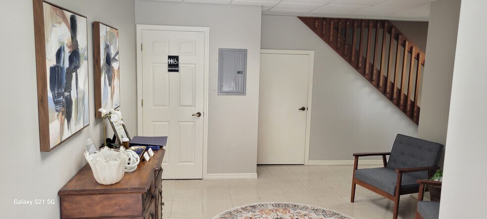 505 Deltona Blvd, Deltona, FL à louer - Photo de l’immeuble – Image 3 sur 10