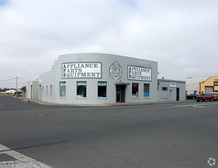 1145 Petaluma Hill Rd, Santa Rosa, CA à vendre - Photo de l’immeuble – Image 1 sur 13