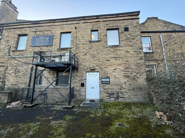 16-18 Bradford Rd, Brighouse à louer - Photo de l’immeuble – Image 2 sur 2
