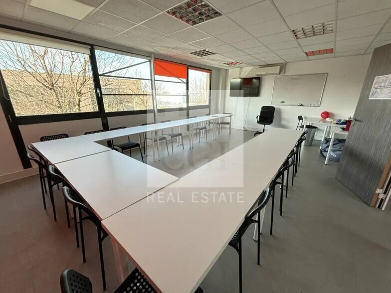 Bureau dans Bron à louer - Photo intérieure – Image 3 sur 8