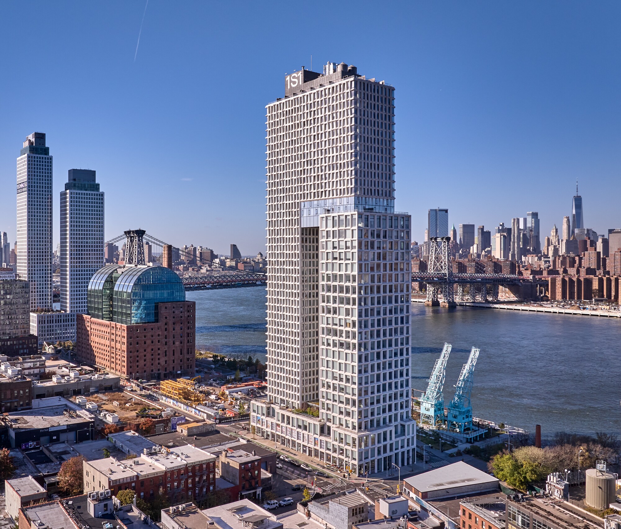 10 Grand St, Brooklyn, NY à louer Photo de l’immeuble– Image 1 sur 17