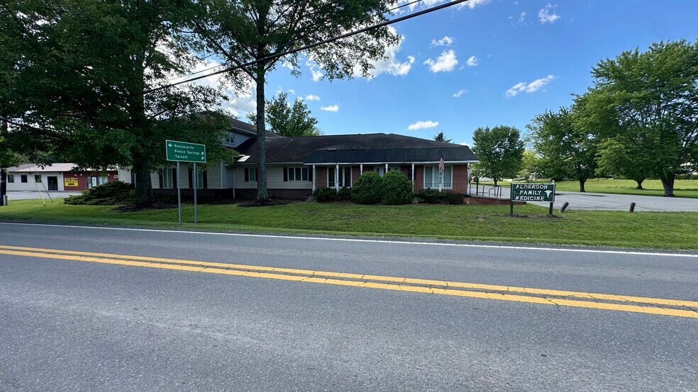 444 Elmwood Ave, Alderson, WV à vendre - Photo de l’immeuble – Image 1 sur 72