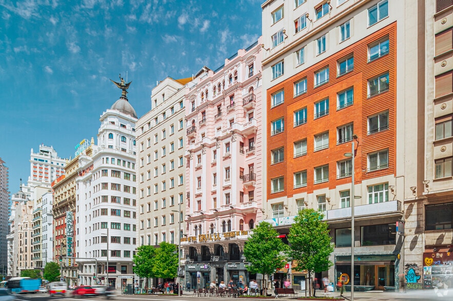 Calle Gran Vía, 64, Madrid, Madrid à louer - Photo de l’immeuble – Image 3 sur 4
