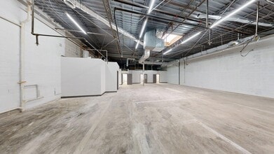 271-285 E Helen Rd, Palatine, IL à louer Photo intérieure– Image 2 sur 11