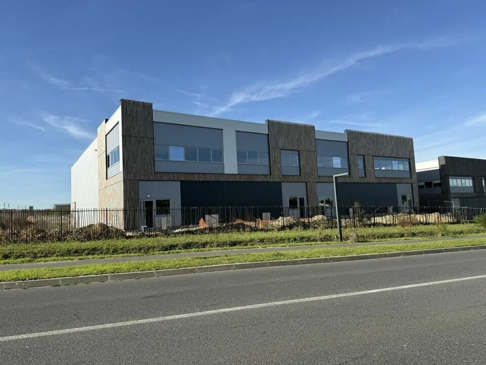 Local d’activités dans Louvres à louer Photo de l’immeuble– Image 1 sur 13