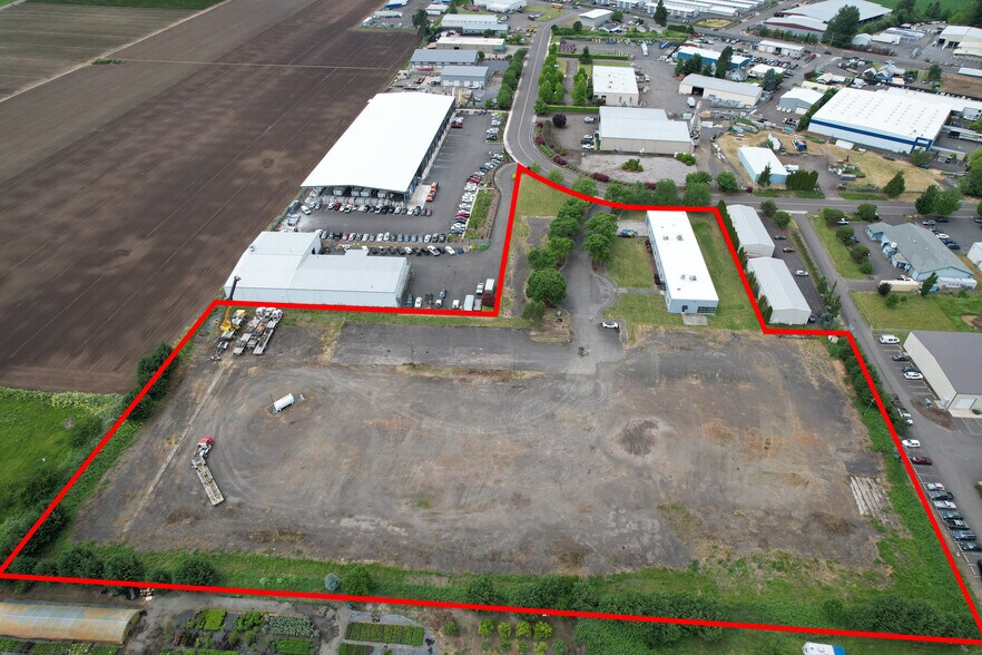 2500 Industrial Ave, Hubbard, OR à louer - Photo de l’immeuble – Image 3 sur 7