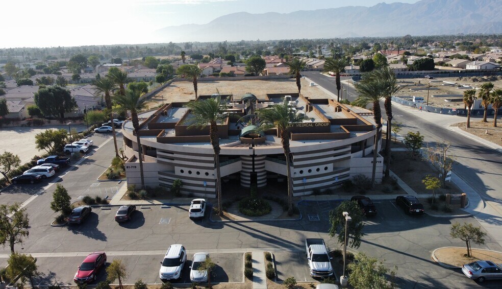 81719 Doctor Carreon Blvd, Indio, CA à louer - Photo principale – Image 1 sur 10