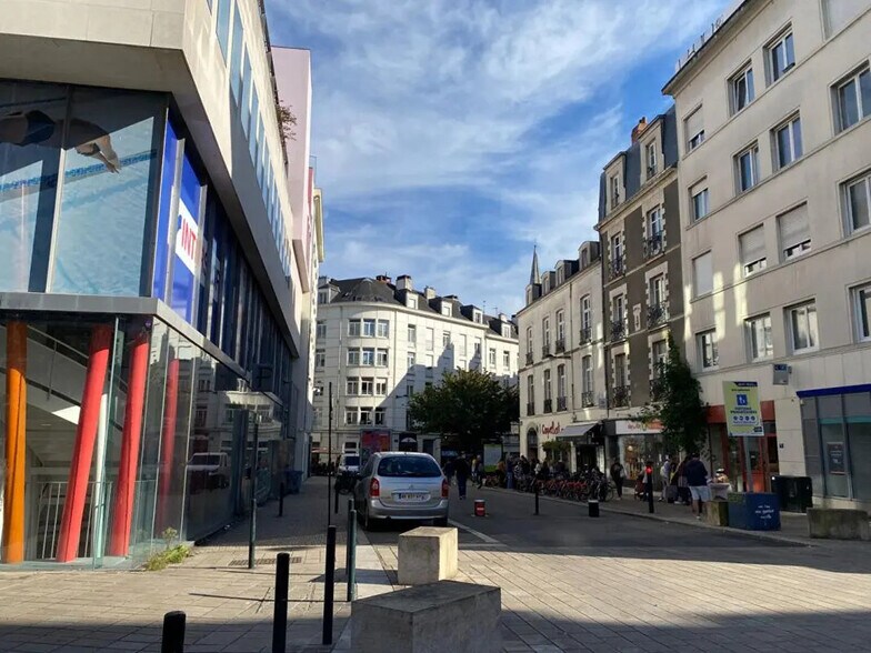 Local d’activités dans Nantes à louer - Photo de l’immeuble – Image 2 sur 7