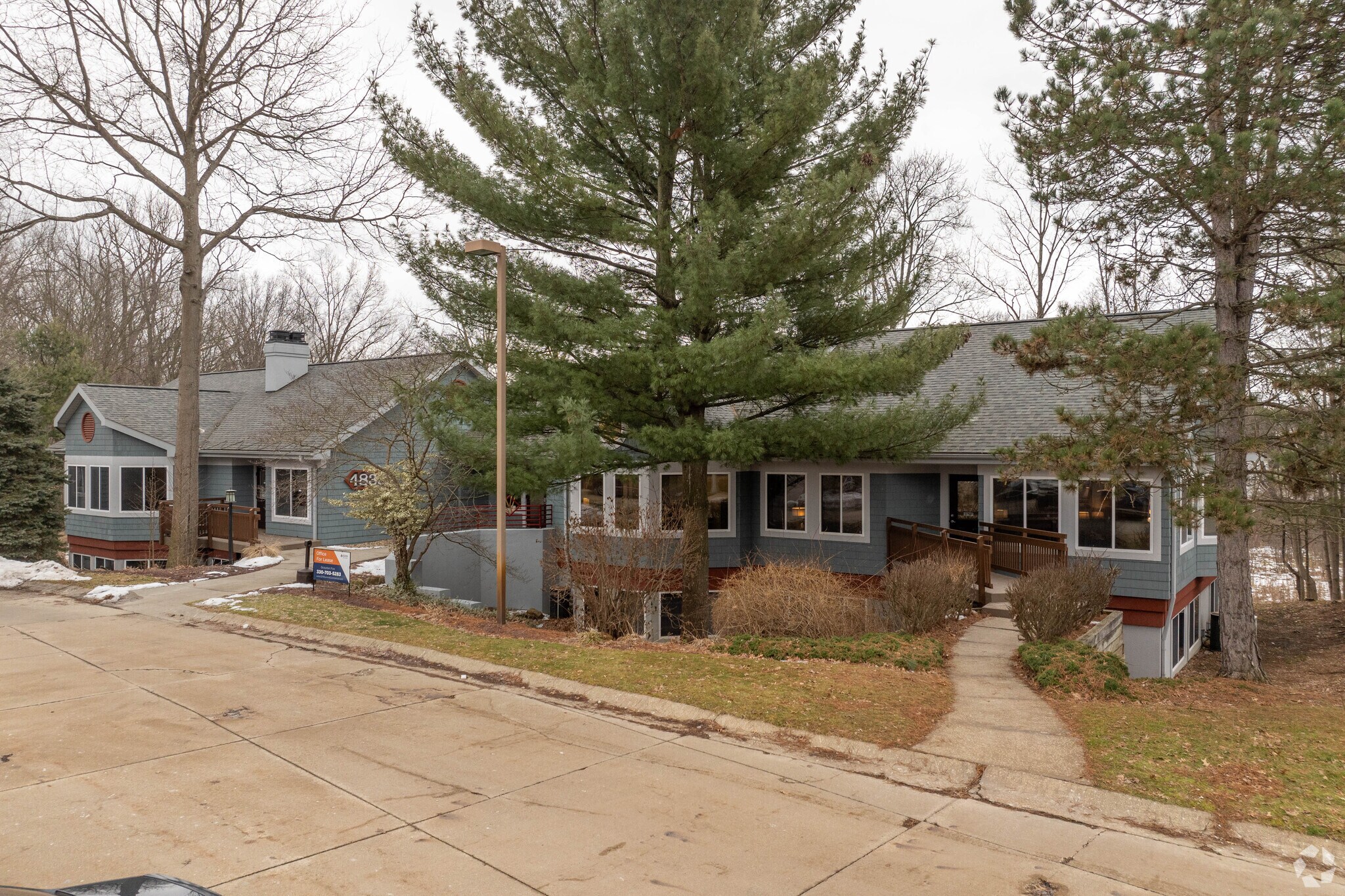 4833 Darrow Rd, Stow, OH à louer Photo principale– Image 1 sur 5