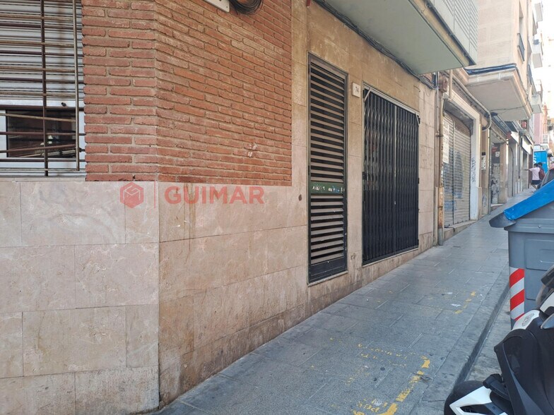 Immeuble residentiel dans L'Hospitalet de Llobregat, Barcelona à vendre - Photo de l’immeuble – Image 2 sur 3