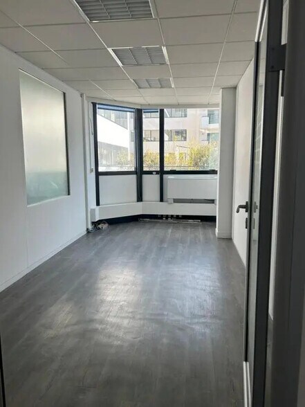 Bureau dans Levallois-Perret à louer - Photo de l’immeuble – Image 2 sur 7