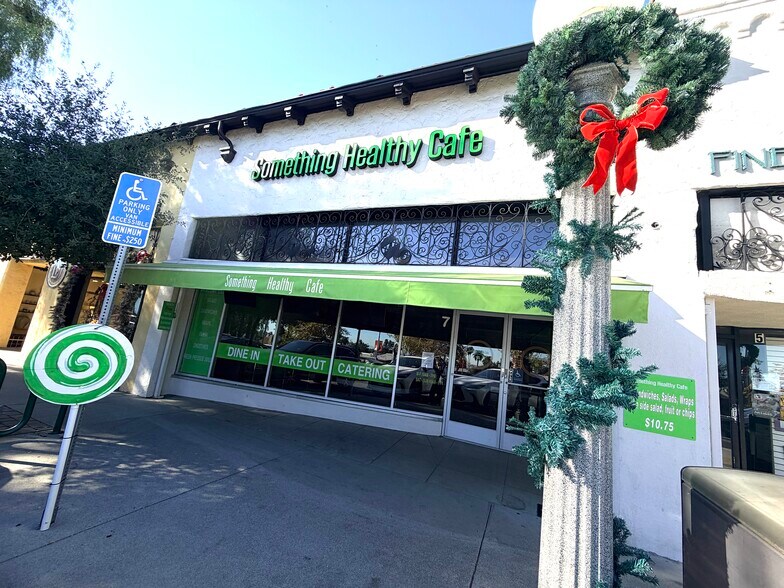 5-11 Kersting Ct, Sierra Madre, CA à louer - Photo de l’immeuble – Image 1 sur 6