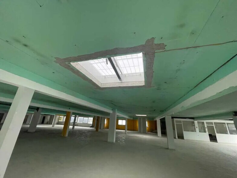 Local commercial dans Saint-Quentin à louer - Photo de l’immeuble – Image 3 sur 4