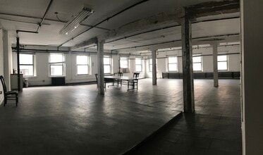 37 Greenpoint Ave, Brooklyn, NY à louer Photo intérieure– Image 2 sur 5